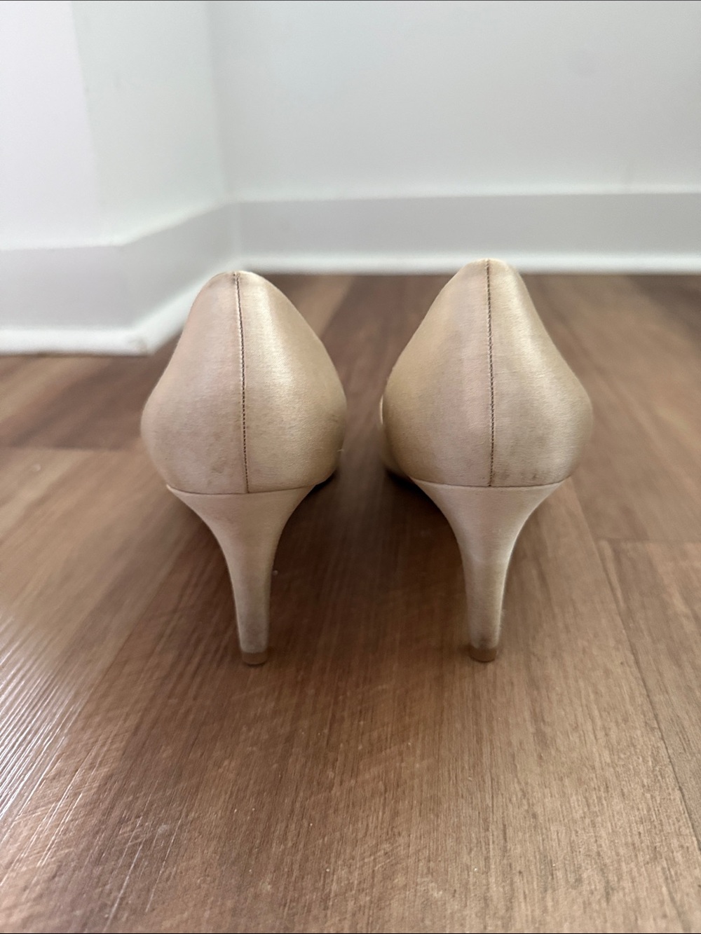 Badgley Mischka Ivory Pointed-Toe Crystal Embellished Pumps - Picture 3 of 6